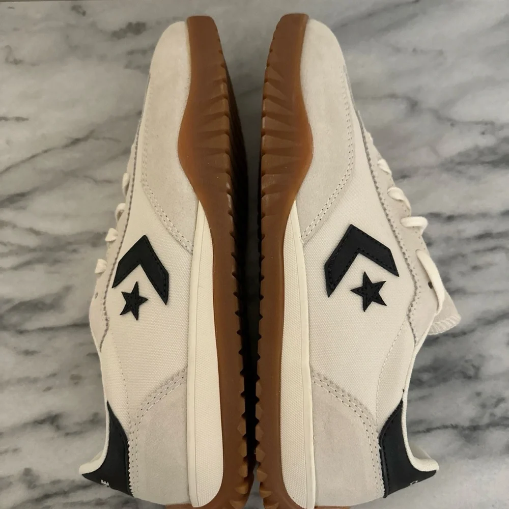 Converse Run Star Trainer Egret Black Unisex Adults M 8.5 W10 NEW NO BOX